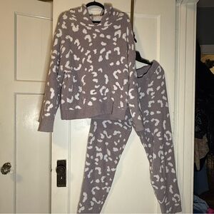 Honeydew Intimates Gray and White Pajama Set